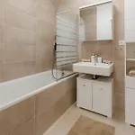 Bory Retreat With Balcony And Parking Space דירה