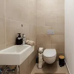 דירה Bory Retreat With Balcony And Parking Space ברטיסלאבה