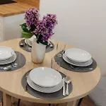 דירה Bory Retreat With Balcony And Parking Space ברטיסלאבה