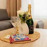 Bory Retreat With Balcony And Parking Space ברטיסלאבה