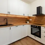 Bory Retreat With Balcony And Parking Space דירה ברטיסלאבה