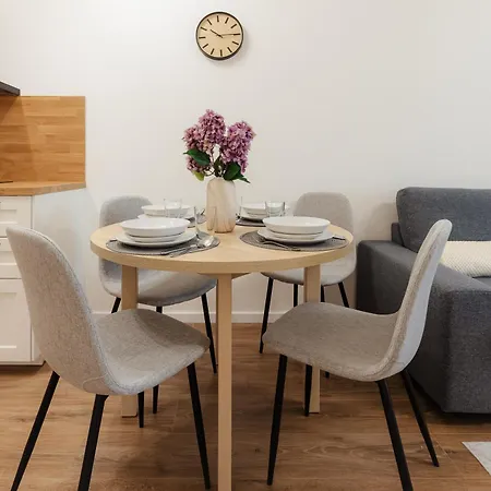 Bory Retreat With Balcony And Parking Space Братислава