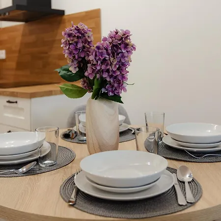 Bory Retreat With Balcony And Parking Space Апартаменти Братислава