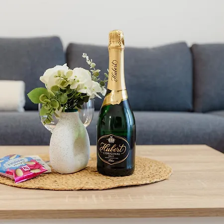 Apartmán Bory Retreat With Balcony And Parking Space Bratislava