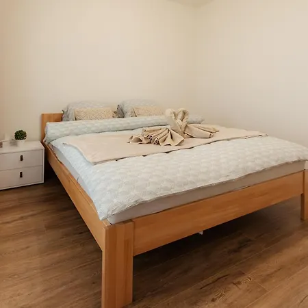 Bory Retreat With Balcony And Parking Space Lejlighed