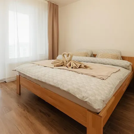 Bory Retreat With Balcony And Parking Space Lejlighed