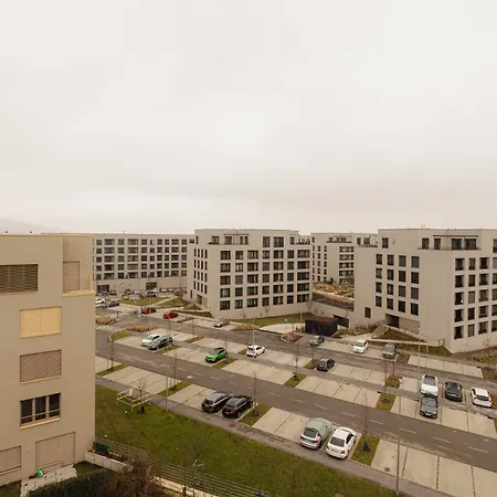 Bory Retreat With Balcony And Parking Space شقة