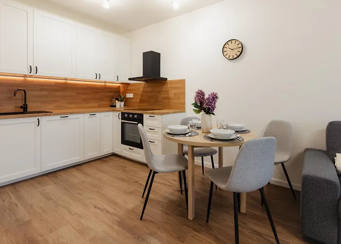 Bory Retreat With Balcony And Parking Space * Μπρατισλάβα