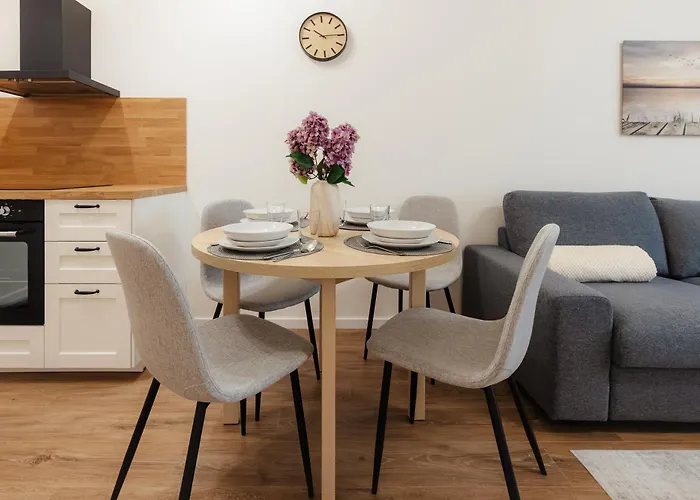 Bory Retreat With Balcony And Parking Space Μπρατισλάβα