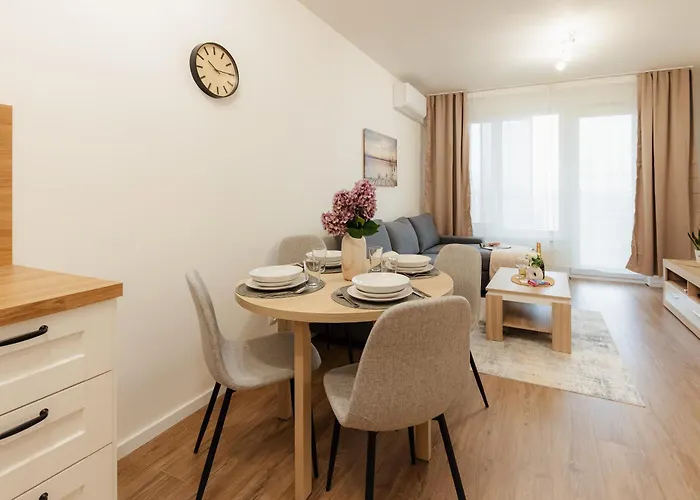 Διαμέρισμα Bory Retreat With Balcony And Parking Space Μπρατισλάβα